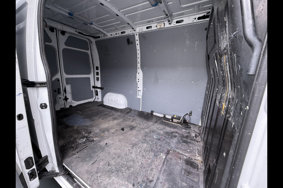 Renault Master T35 2.3 dCi 150 L2H2 Camera Navi Dab Trekhaak Lane-dep. Treeplanken Apple/Android CruiseControl Pdc Elek.Ramen/Spiegels Aut.Verlichting Start/Stop Armsteun Mistlampen Energy Comfort