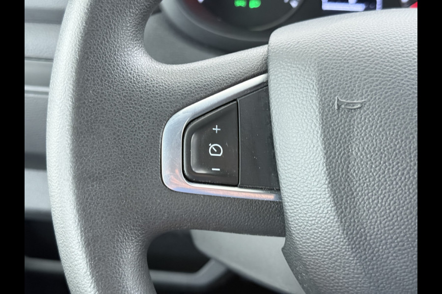 Renault Master T35 2.3 dCi 150 L2H2 Camera Navi Dab Trekhaak Lane-dep. Treeplanken Apple/Android CruiseControl Pdc Elek.Ramen/Spiegels Aut.Verlichting Start/Stop Armsteun Mistlampen Energy Comfort