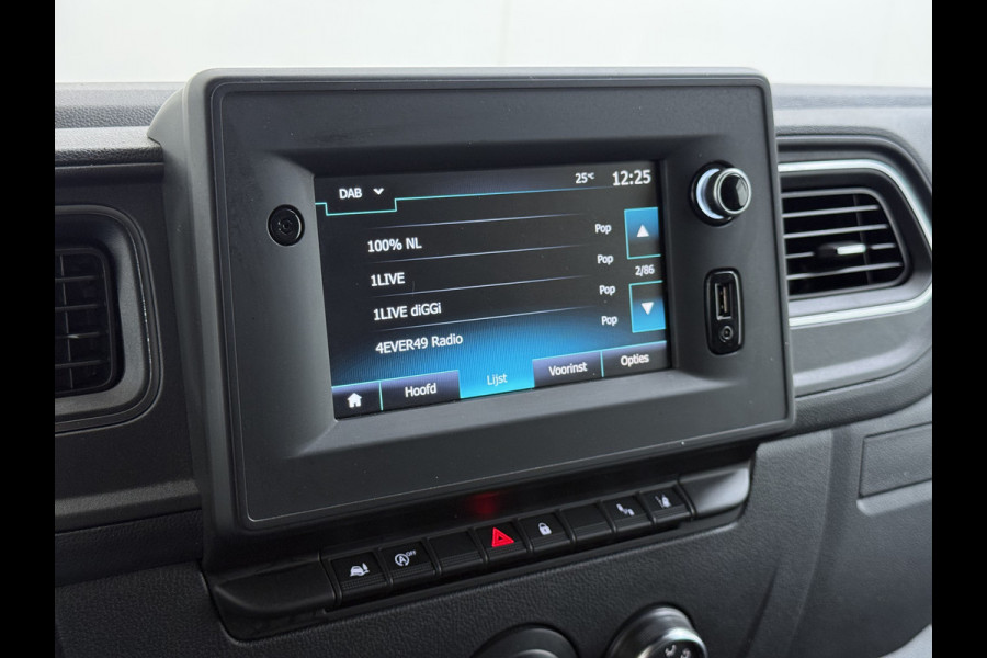 Renault Master T35 2.3 dCi 150 L2H2 Camera Navi Dab Trekhaak Lane-dep. Treeplanken Apple/Android CruiseControl Pdc Elek.Ramen/Spiegels Aut.Verlichting Start/Stop Armsteun Mistlampen Energy Comfort