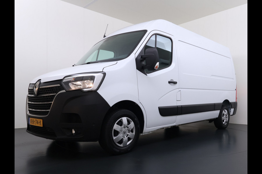 Renault Master T35 2.3 dCi 150 L2H2 Camera Navi Dab Trekhaak Lane-dep. Treeplanken Apple/Android CruiseControl Pdc Elek.Ramen/Spiegels Aut.Verlichting Start/Stop Armsteun Mistlampen Energy Comfort