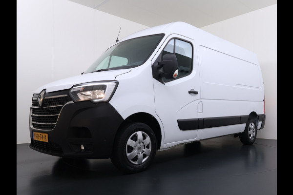 Renault Master T35 2.3 dCi 150 L2H2 Camera Navi Dab Trekhaak Lane-dep. Treeplanken Apple/Android CruiseControl Pdc Elek.Ramen/Spiegels Aut.Verlichting Start/Stop Armsteun Mistlampen Energy Comfort