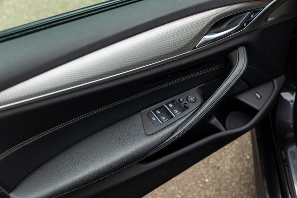 BMW 5 Serie 520i High Executive Edition I M-Sport I schuifdak I 1 ste eigenaar I comfortsoel I