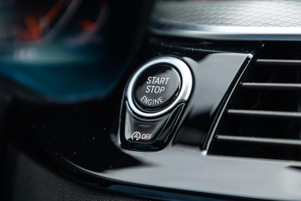 BMW 5 Serie 520i High Executive Edition I M-Sport I schuifdak I 1 ste eigenaar I comfortsoel I