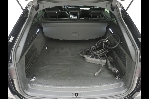 Audi A6 Avant 55 TFSI e quattro Competition Full Black | Panoramadak | Leder | B&O Audio | Camera | Stoelverwarming | Cruise | Carplay