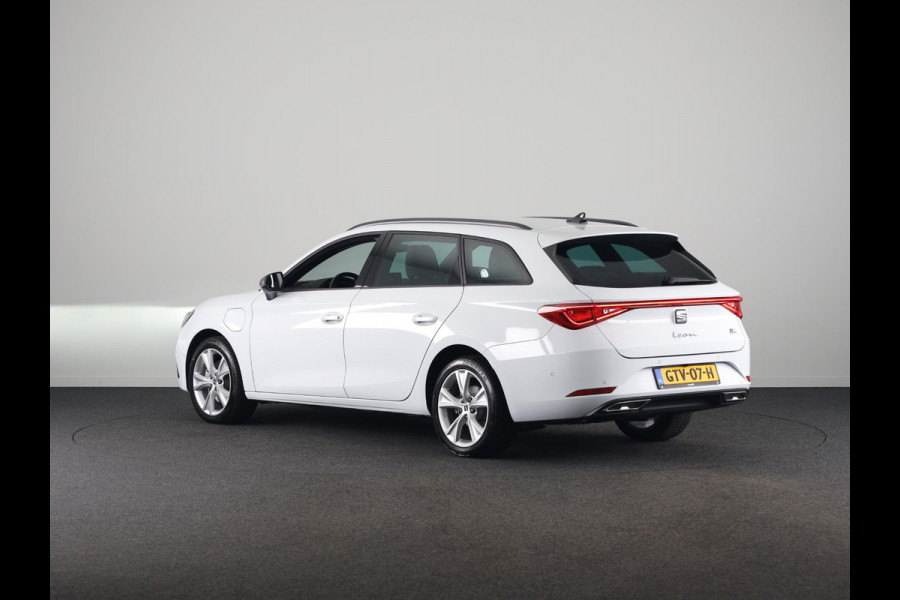 Seat Leon Sportstourer 1.5 TSI e-Hybrid FR PHEV First Edition 204 pk Automaat | Verlengde garantie | Navigatie | Parkeersensoren (Park assist) | Achteruitrijcamera | Adaptieve cruise control | Matrix LED koplampen |