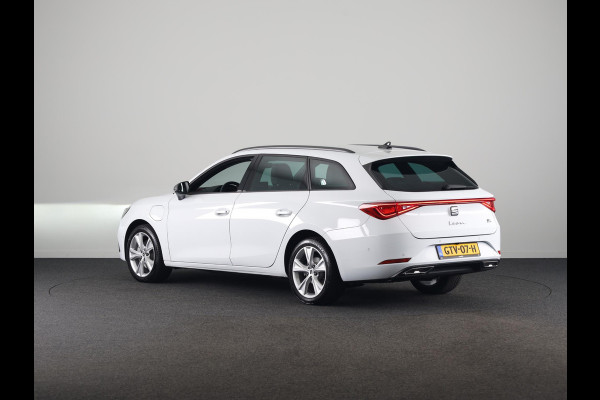 Seat Leon Sportstourer 1.5 TSI e-Hybrid FR PHEV First Edition 204 pk Automaat | Verlengde garantie | Navigatie | Parkeersensoren (Park assist) | Achteruitrijcamera | Adaptieve cruise control | Matrix LED koplampen |