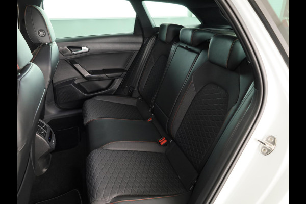 Seat Leon Sportstourer 1.5 TSI e-Hybrid FR PHEV First Edition 204 pk Automaat | Verlengde garantie | Navigatie | Parkeersensoren (Park assist) | Achteruitrijcamera | Adaptieve cruise control | Matrix LED koplampen |