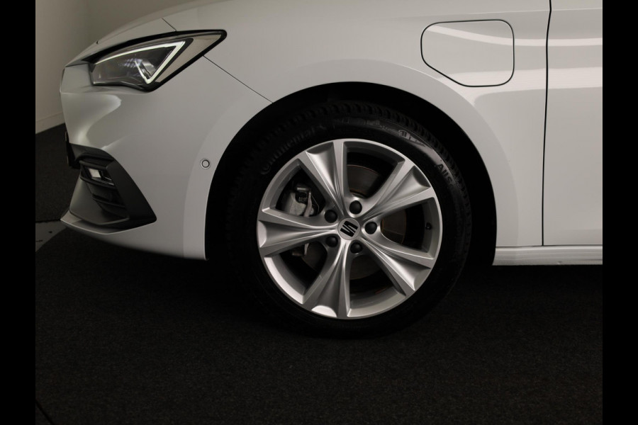 Seat Leon Sportstourer 1.5 TSI e-Hybrid FR PHEV First Edition 204 pk Automaat | Verlengde garantie | Navigatie | Parkeersensoren (Park assist) | Achteruitrijcamera | Adaptieve cruise control | Matrix LED koplampen |