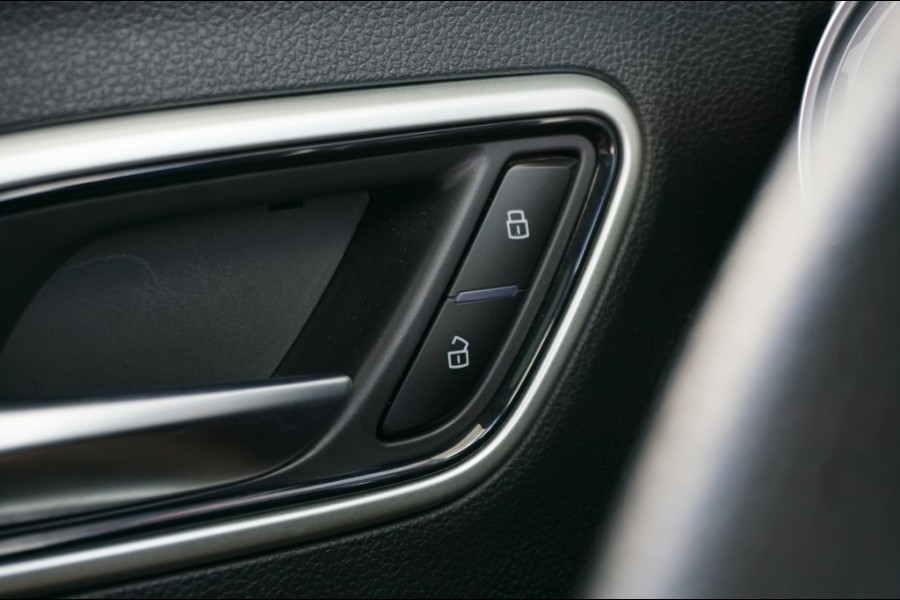 MG Mg Zs EV Luxury 45 KWH | LEDER | SCHUIFDAK | CAMERA | SNELLADER