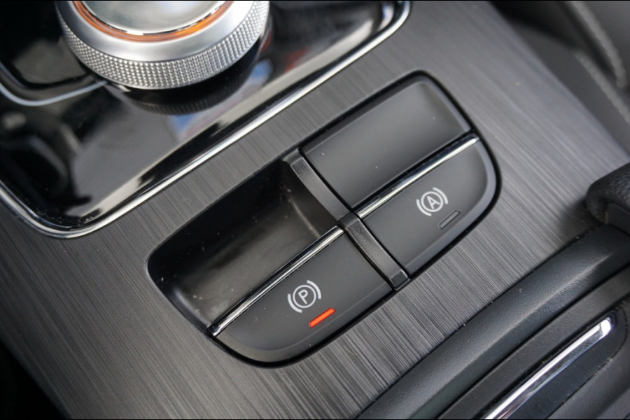 MG Mg Zs EV Luxury 45 KWH | LEDER | SCHUIFDAK | CAMERA | SNELLADER