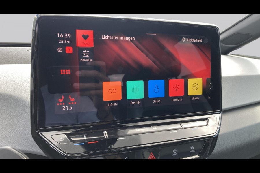 Volkswagen ID.3 Business 58 kWh 204pk SOH 89% | Camera | Stoelverwarming | IQ light | Carplay