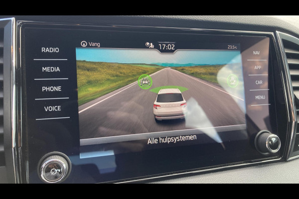 Škoda Karoq 1.5 TSI 150pk DSG ACT Business Edition | Wegkl. trekhaak | Navigatie | Clima | Led