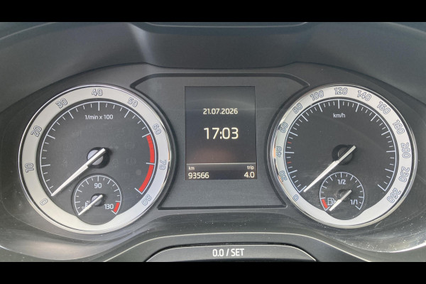 Škoda Karoq 1.5 TSI 150pk DSG ACT Business Edition | Wegkl. trekhaak | Navigatie | Clima | Led