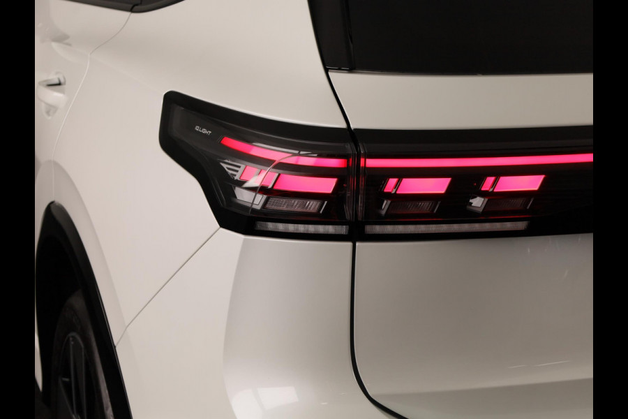 Volkswagen Tiguan 1.5 eHybrid R-Line Edition 204PK | Automaat (DSG) | Black Style | Panoramadak | 20 Inch