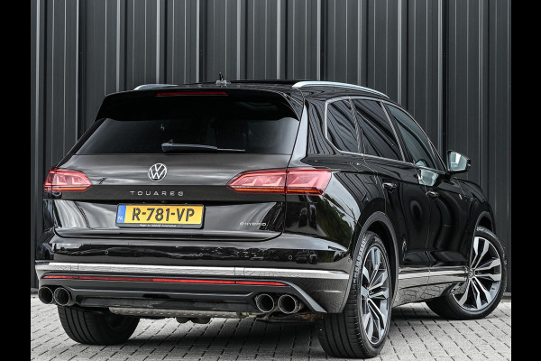 Volkswagen Touareg 3.0 TSi eHybrid 4MOTION | Panoramadak | Night Vision | Luchtvering | Massagestoelen + Ventilatie | Dynaudio | HUD | 360 Camera | Ambiance Interieur | Trekhaak | Soft Close | Stoelverwarming V+A |