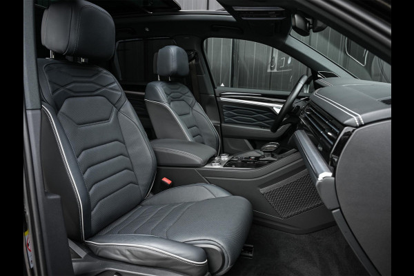 Volkswagen Touareg 3.0 TSi eHybrid 4MOTION | Panoramadak | Night Vision | Luchtvering | Massagestoelen + Ventilatie | Dynaudio | HUD | 360 Camera | Ambiance Interieur | Trekhaak | Soft Close | Stoelverwarming V+A |