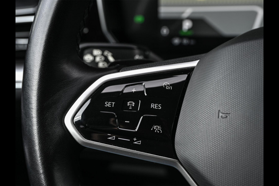 Volkswagen Touareg 3.0 TSi eHybrid 4MOTION | Panoramadak | Night Vision | Luchtvering | Massagestoelen + Ventilatie | Dynaudio | HUD | 360 Camera | Ambiance Interieur | Trekhaak | Soft Close | Stoelverwarming V+A |