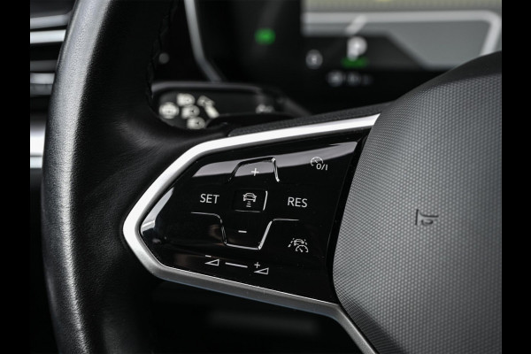 Volkswagen Touareg 3.0 TSi eHybrid 4MOTION | Panoramadak | Night Vision | Luchtvering | Massagestoelen + Ventilatie | Dynaudio | HUD | 360 Camera | Ambiance Interieur | Trekhaak | Soft Close | Stoelverwarming V+A |