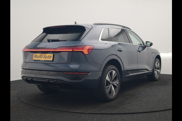 Audi Q8 e-tron 55 quattro S Line 114 kWh 408pk Dealer O.H | Trekhaak Afn. | Adaptive Cruise | Camera | Head Up | Matrix LED | Lederen Sportstoelen Memory & Ventilatie | Apple Carplay | Virtual | Stoelverwarming | Navigatie | DAB | 20"L.M |