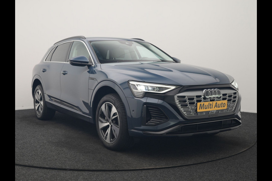 Audi Q8 e-tron 55 quattro S Line 114 kWh 408pk Dealer O.H | Trekhaak Afn. | Adaptive Cruise | Camera | Head Up | Matrix LED | Lederen Sportstoelen Memory & Ventilatie | Apple Carplay | Virtual | Stoelverwarming | Navigatie | DAB | 20"L.M |