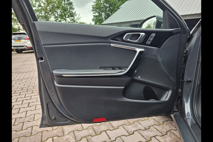 Kia Ceed 1.4 T-GDi ExecutiveLine | Navi | Pano | Trekhaak | Leer | Stoelverwarming | Keyless | Elek. stoelen |