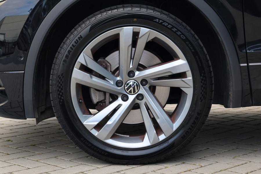 Volkswagen Tiguan 1.4 TSI eHybrid R-Line Business | BTW | PANORAMADAK | IQ-LIGHT | KEYLESS | ACC | ELEK KOFFERKLEP |