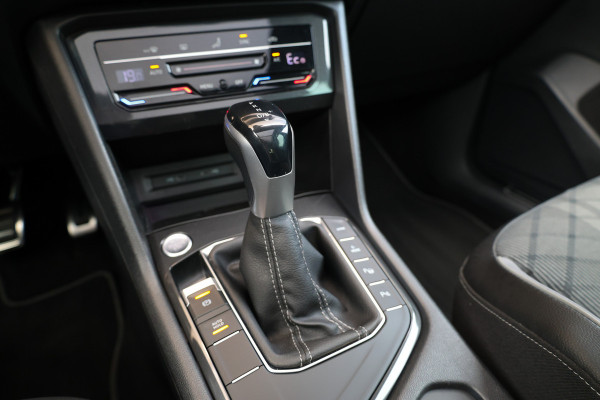 Volkswagen Tiguan 1.4 TSI eHybrid R-Line Business | BTW | PANORAMADAK | IQ-LIGHT | KEYLESS | ACC | ELEK KOFFERKLEP |