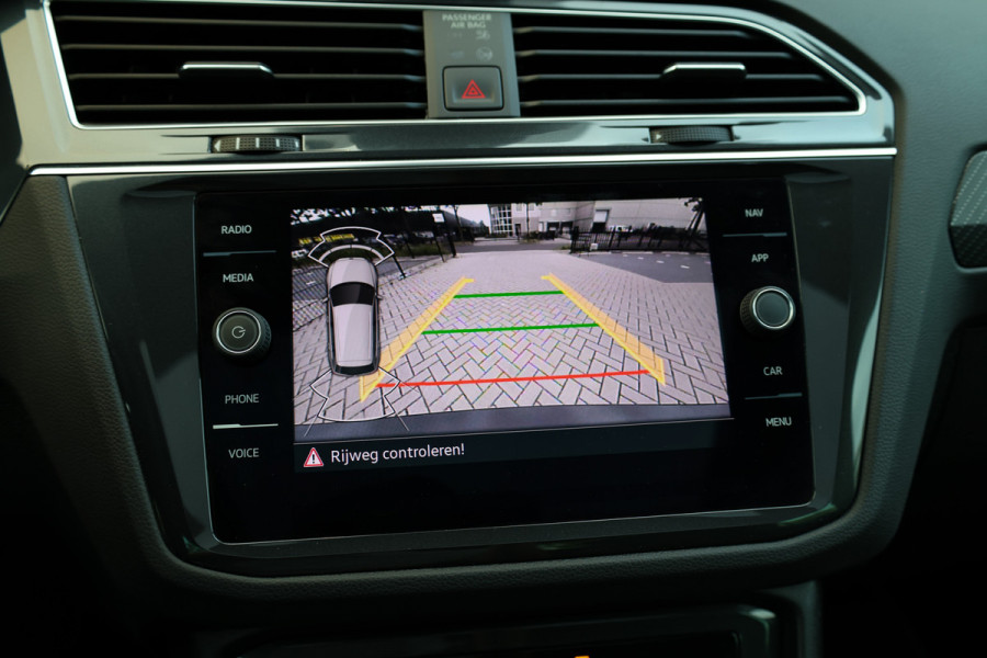 Volkswagen Tiguan 1.4 TSI eHybrid R-Line Business | BTW | PANORAMADAK | IQ-LIGHT | KEYLESS | ACC | ELEK KOFFERKLEP |