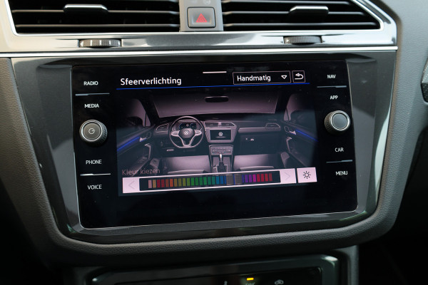 Volkswagen Tiguan 1.4 TSI eHybrid R-Line Business | BTW | PANORAMADAK | IQ-LIGHT | KEYLESS | ACC | ELEK KOFFERKLEP |