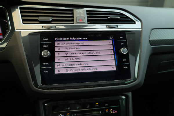 Volkswagen Tiguan 1.4 TSI eHybrid R-Line Business | BTW | PANORAMADAK | IQ-LIGHT | KEYLESS | ACC | ELEK KOFFERKLEP |