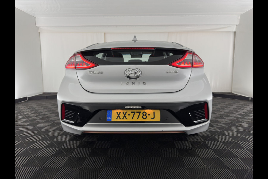 Hyundai IONIQ Comfort EV (INCL-BTW) Aut. *ADAPTIVE-CRUISE | DIGI-COCKPIT | SHIFTPADDLES | LANE-ASSIST | CCS-FASTLOADER | CRUISE | CAMERA | KEYLESS | DAB+ | NAVI-FULLMAP | ECC | PDC | 16"*