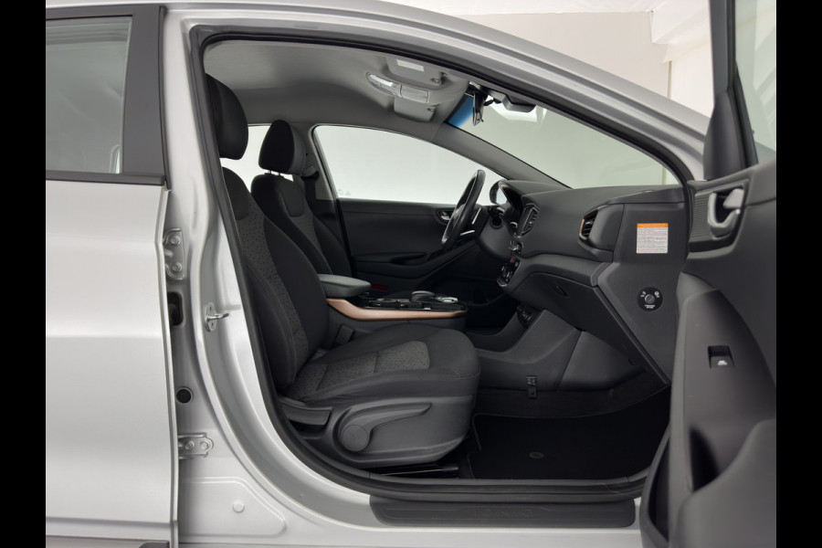 Hyundai IONIQ Comfort EV (INCL-BTW) Aut. *ADAPTIVE-CRUISE | DIGI-COCKPIT | SHIFTPADDLES | LANE-ASSIST | CCS-FASTLOADER | CRUISE | CAMERA | KEYLESS | DAB+ | NAVI-FULLMAP | ECC | PDC | 16"*
