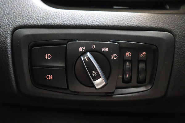 BMW 2 Serie Active Tourer 218i Executive Automaat / Navigatie / Trekhaak / Achteruitrijcamera / Climate Control / Sportstoel / Cruise Control / Bluetooth / Chrome Line / 16 Inch / Parkeerassistent / LED