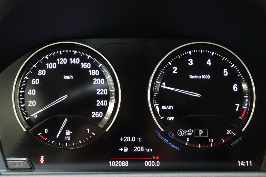 BMW 2 Serie Active Tourer 218i Executive Automaat / Navigatie / Trekhaak / Achteruitrijcamera / Climate Control / Sportstoel / Cruise Control / Bluetooth / Chrome Line / 16 Inch / Parkeerassistent / LED