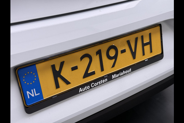Renault Clio **Gereserveerd** TCe 92pk 5drs Navi CruiseControl Dab Apple/Android Usb Bordherk. Lane-dep. Botswaarsch. Led Start/Stop Isofix Boordcomputer Bluetooth Elek.Ramen/Spiegels 1.0 TCe Zen