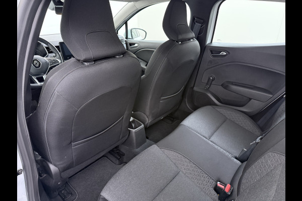 Renault Clio **Gereserveerd** TCe 92pk 5drs Navi CruiseControl Dab Apple/Android Usb Bordherk. Lane-dep. Botswaarsch. Led Start/Stop Isofix Boordcomputer Bluetooth Elek.Ramen/Spiegels 1.0 TCe Zen