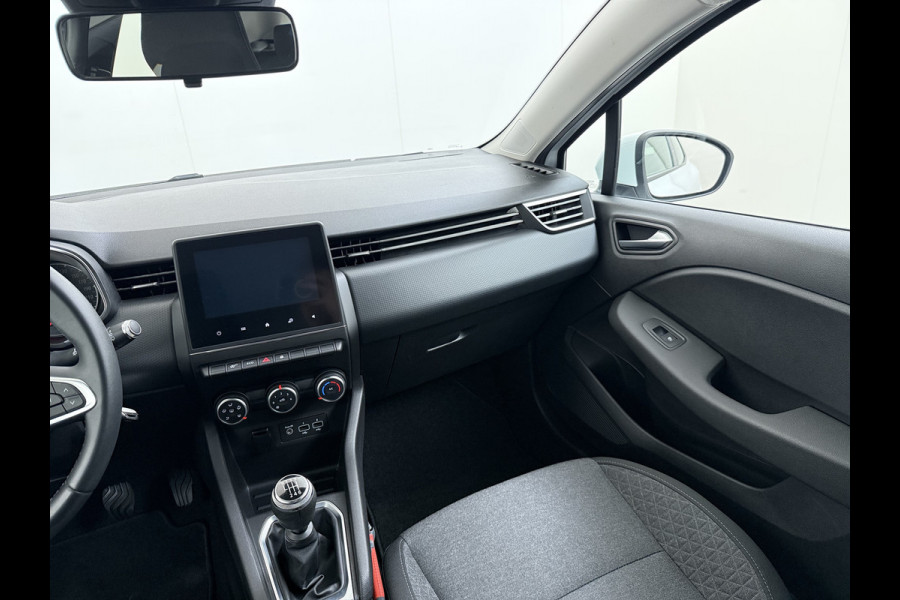 Renault Clio **Gereserveerd** TCe 92pk 5drs Navi CruiseControl Dab Apple/Android Usb Bordherk. Lane-dep. Botswaarsch. Led Start/Stop Isofix Boordcomputer Bluetooth Elek.Ramen/Spiegels 1.0 TCe Zen