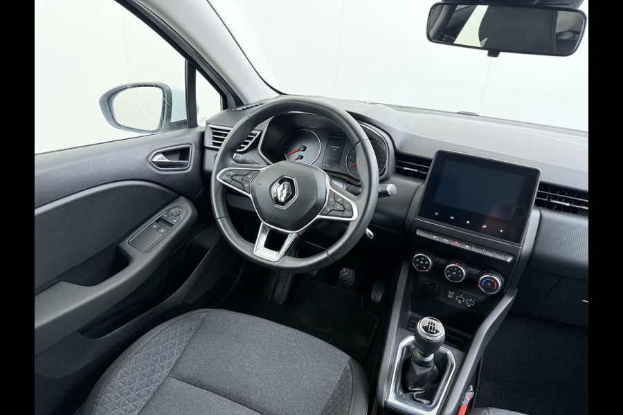 Renault Clio **Gereserveerd** TCe 92pk 5drs Navi CruiseControl Dab Apple/Android Usb Bordherk. Lane-dep. Botswaarsch. Led Start/Stop Isofix Boordcomputer Bluetooth Elek.Ramen/Spiegels 1.0 TCe Zen