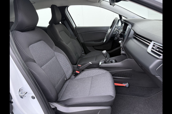 Renault Clio **Gereserveerd** TCe 92pk 5drs Navi CruiseControl Dab Apple/Android Usb Bordherk. Lane-dep. Botswaarsch. Led Start/Stop Isofix Boordcomputer Bluetooth Elek.Ramen/Spiegels 1.0 TCe Zen
