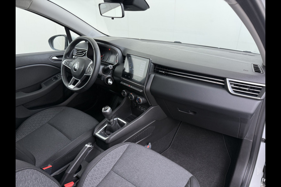 Renault Clio **Gereserveerd** TCe 92pk 5drs Navi CruiseControl Dab Apple/Android Usb Bordherk. Lane-dep. Botswaarsch. Led Start/Stop Isofix Boordcomputer Bluetooth Elek.Ramen/Spiegels 1.0 TCe Zen