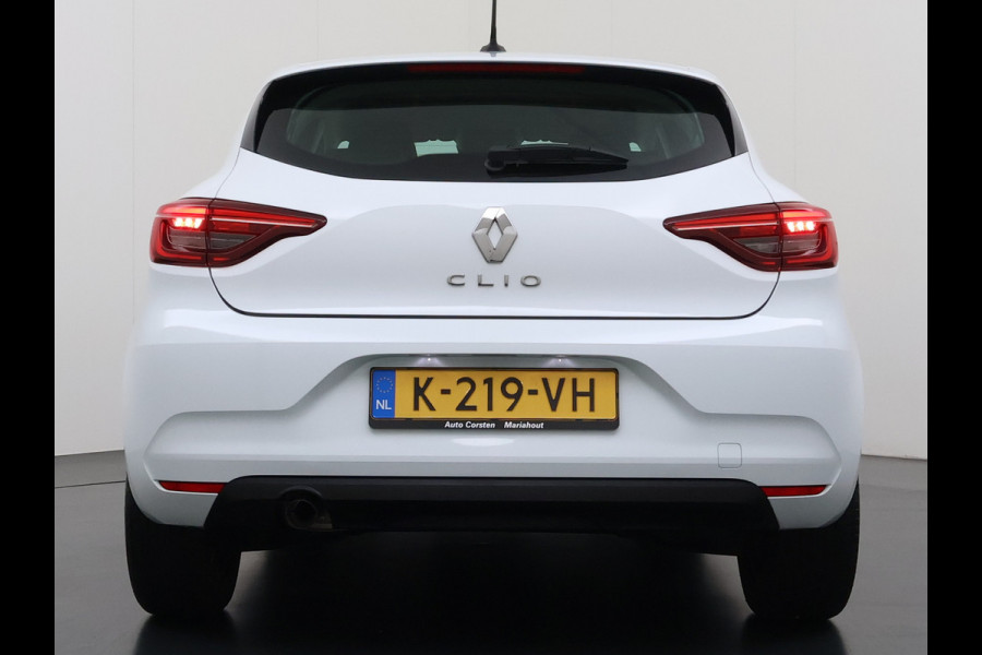 Renault Clio **Gereserveerd** TCe 92pk 5drs Navi CruiseControl Dab Apple/Android Usb Bordherk. Lane-dep. Botswaarsch. Led Start/Stop Isofix Boordcomputer Bluetooth Elek.Ramen/Spiegels 1.0 TCe Zen