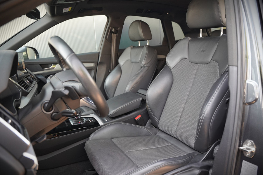 Audi Q5 50 TFSI e S edition Competition S-Line | Panoramadak | Stoelverwarming | Keyless | Matrix LED | Camera | Apple Carplay | Navigatie | Cruise Control | Ambiance Verlichting |