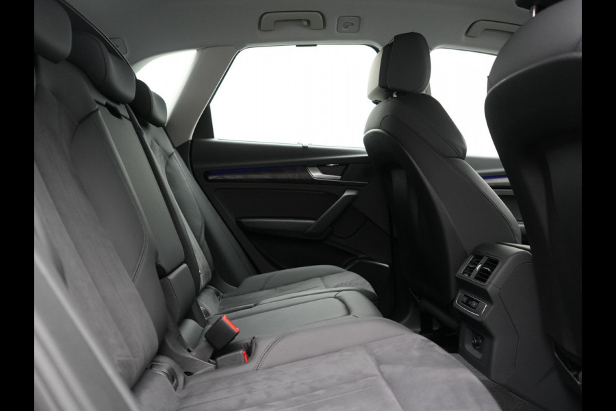 Audi Q5 50 TFSI e quattro Advanced edition PHEV 300pk Dealer O.H | Adaptive Cruise | Camera | BLIS | Apple Carplay | Alcantara Sportstoelen Verwarmd | Sfeerverlichting | Navigatie | Virtual | DAB | Plug In Hybrid |