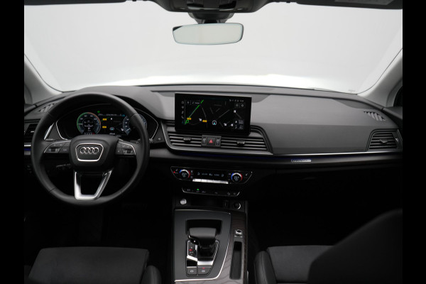 Audi Q5 50 TFSI e quattro Advanced edition PHEV 300pk Dealer O.H | Adaptive Cruise | Camera | BLIS | Apple Carplay | Alcantara Sportstoelen Verwarmd | Sfeerverlichting | Navigatie | Virtual | DAB | Plug In Hybrid |