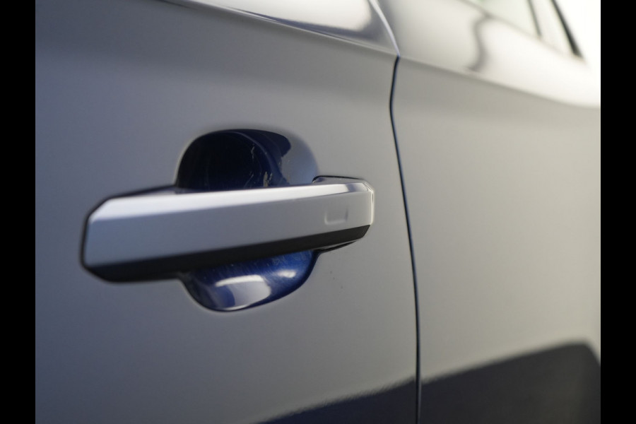 Audi Q5 50 TFSI e quattro Advanced edition PHEV 300pk Dealer O.H | Adaptive Cruise | Camera | BLIS | Apple Carplay | Alcantara Sportstoelen Verwarmd | Sfeerverlichting | Navigatie | Virtual | DAB | Plug In Hybrid |