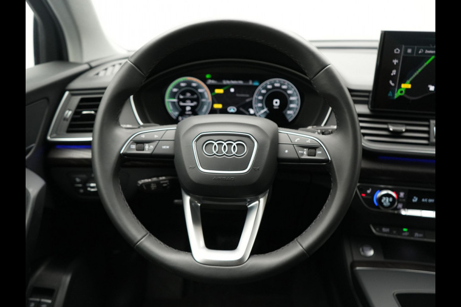 Audi Q5 50 TFSI e quattro Advanced edition PHEV 300pk Dealer O.H | Adaptive Cruise | Camera | BLIS | Apple Carplay | Alcantara Sportstoelen Verwarmd | Sfeerverlichting | Navigatie | Virtual | DAB | Plug In Hybrid |