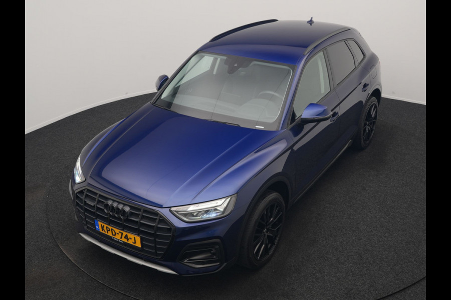 Audi Q5 50 TFSI e quattro Advanced edition PHEV 300pk Dealer O.H | Adaptive Cruise | Camera | BLIS | Apple Carplay | Alcantara Sportstoelen Verwarmd | Sfeerverlichting | Navigatie | Virtual | DAB | Plug In Hybrid |