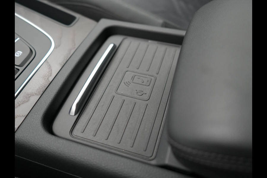 Audi Q5 50 TFSI e quattro Advanced edition PHEV 300pk Dealer O.H | Adaptive Cruise | Camera | BLIS | Apple Carplay | Alcantara Sportstoelen Verwarmd | Sfeerverlichting | Navigatie | Virtual | DAB | Plug In Hybrid |