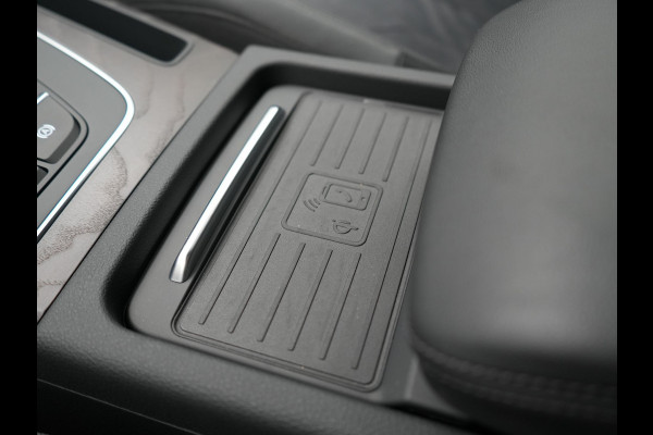 Audi Q5 50 TFSI e quattro Advanced edition PHEV 300pk Dealer O.H | Adaptive Cruise | Camera | BLIS | Apple Carplay | Alcantara Sportstoelen Verwarmd | Sfeerverlichting | Navigatie | Virtual | DAB | Plug In Hybrid |