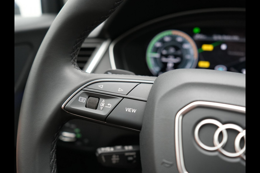 Audi Q5 50 TFSI e quattro Advanced edition PHEV 300pk Dealer O.H | Adaptive Cruise | Camera | BLIS | Apple Carplay | Alcantara Sportstoelen Verwarmd | Sfeerverlichting | Navigatie | Virtual | DAB | Plug In Hybrid |